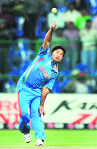 Central Zones Piyush Chawla returned with the figures of 4/159 against South Zone.