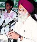 Noted poet Surjit Pattar