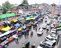 A crowded market ahead of the Eid festival in Srinagar on Sunday. 