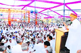 Veer Bhan Mehta addresses his supporters in Sirsa on Wednesday