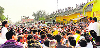 Kuldeep Bishnoi addresses villagers