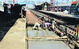Track No. 6 being repaired at the Ludhiana railway station.