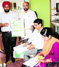 Drug Inspectors conduct a raid on Jamna Das Beauty Centre at Katra Kanhaiya in Amritsar on Tuesday
