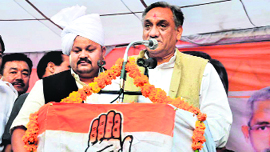 Uttarakhand Chief Minister Vijay Bahuguna addresses a public meeting at Dharchula in Pithoragarh district on Tuesday.