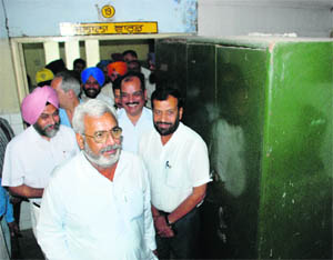 Surjit Kumar Jayani, Health Minister, Punjab, during an inspection at the Civil Hospital, Dera Bassi, on Wednesday.