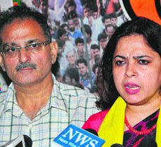 BJP spokesperson Meenakshi Lekhi addresses mediapersons in Jammu on Friday. 