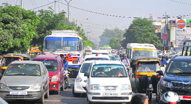 A view of the traffic jam in Jammu on Monday. 