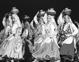 Students present a dance at the concluding function of the 29th Ratnawali festival on the KU campus in Kurukshetra on Wednesday. 