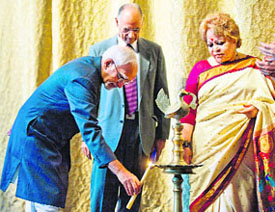 Vice-President Mohammad Hamid Ansari (L), accompanied by his wife Salma Ansari and Cuban Culture Minister Rafael Bernal (C), during the inauguration of the Indian Cultural Festival in Havana on Tuesday.