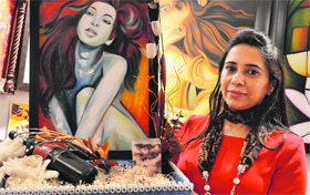 Oil paintings packed with a gift pack are gaining popularity in Ludhiana.