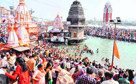 A sea of devotees at Brahamkund, Har-ki-Pauri, in Haridwar on Monday