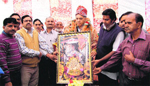 GS Bali, Technical Education Minister, being honoured at Baroh in Kangra on Friday
