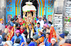 Kedarnath  shrines were closed on Tuesday amid chanting of vedic hymns.