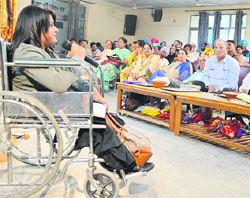 Ravinder Kaur recites a poem at Punjabi Bhawan in Ludhiana. 