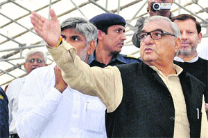 Chief Minister Bhupinder Singh Hooda inquires about the arrangements at the venue of November 10 rally in Gohana