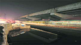 The stretch of the NH-I without streetlights at Samrala Chowk in Ludhiana.
