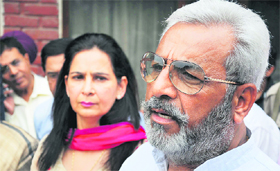 Health and Family Welfare Minister Surjit Kumar Jyani flanked by Punjab Chief Parliamentary Secretary (Health) Dr Navjot Kaur Sidhu in Ludhiana.