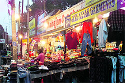 In the evenings, the shopkeepers display their accessories as a matter of right at Sector 15