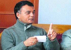 Rural Development Minister Anil Sharma addresses mediapersons in Hamirpur on Tuesday