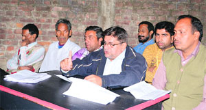 Shopkeepers level allegations against the owner of a property at Bhaiwala Chowk.