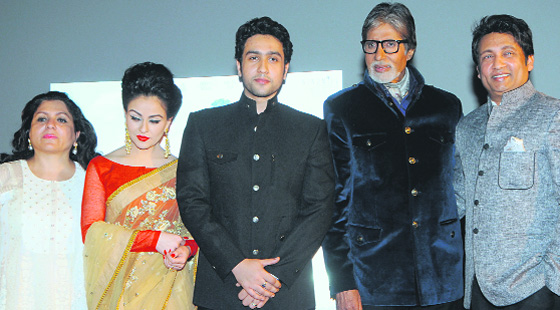 (L-R) Alka Suman, Ariana Ayam, Adhyayan Suman, Amitabh Bachchan & Shekhar Suman 