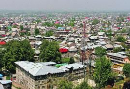 An overview of downtown Srinagar city from Hari Parbat. 