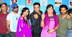 all agog: (L-R) Raghu Ram, Teejay, Vindu Dara Singh, Upasana Singh and Karanvir Bohra.