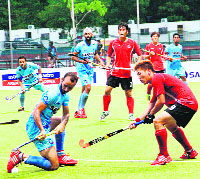 Ramandeep (left) got a bid of Rs 50 lakh (approx) in the HIL auction. Thats the highest any Indian player has got so far