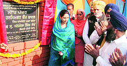 Harsimrat Kaur Badal, Bathinda MP, along with other SAD leaders at a stone laying ceremony
