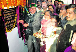 Speaker Brij Behari Lal Butail inaugurates a school building at Lohana near Palampur on Thursday. Photo: Ravinder Sood