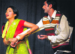 Artistes present the play Bobby breaker at Desh Bhagat Yadgar Hall in Jalandhar. Tribune Photo: Malkiat Singh