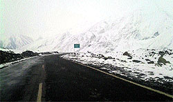 A view of the historic Mughal Road