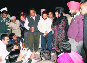 Jagraon SDM Apneet Rayat interacts with the youth, Kapil Bansal, in Jagraon