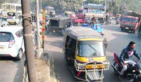 Huge traffic at SSSS Chowk in Amritsar on Monday