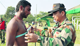 As many as 4,000 youngsters took part in a recruitment rally conducted at Dholewal Military Complex in Issewal, Ludhiana, on Tuesday.