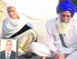 The parents of the deceased in Manak on Friday. tribune Photo