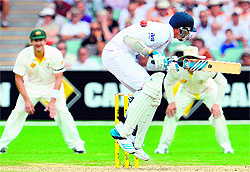 The England batsmen put up their first 100-run partnership of the series but Australia closed in on another win
