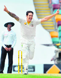 Mitchell Johnson has instilled fear amongst the England batsmen with sustained pace and short-pitched deliveries