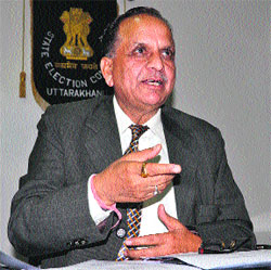 Election Commission Chairman Suverdhan addresses mediapersons regarding panchayat elections in the state.