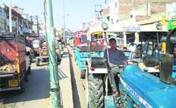 A traffic jam at Bhagat Singh chowk in Kaithal. Photo by writer