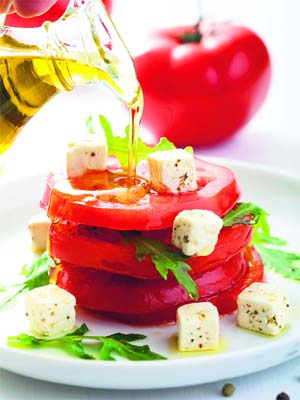 Use of olive oil boosts immunity, reduces risk of formation of gall stones and delays ageing