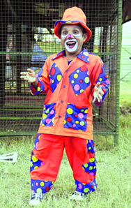 Pappu, a dwarf, is a big hit at the circus.