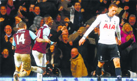 West Ham Uniteds Modibo Maiga (centre) celebrates after scoring the winner against Tottenham Hotspur on Wednesday.
