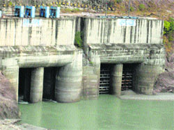 A view of the diversion tunnels Lav and Kush.