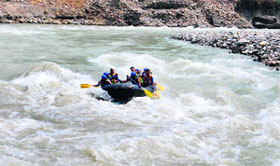 Border youths being trained in river rafting and rock climbing by the Kumaon Mandal Vikas Nigam.