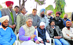 PPCC vice-president KP Rana (2nd left) and former minister Ramesh Dutt Sharma (3rd left) in Ropar on Saturday. tribune photo 