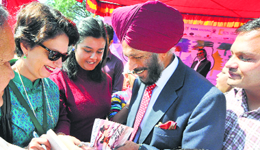 Ace athlete Milkha Singhs autobiography created a buzz at the Khushwant Singh Literary Festival in Kasauli