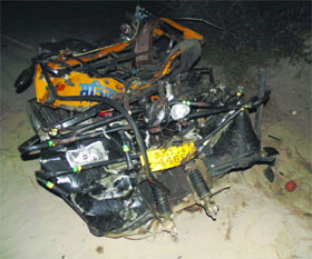 a tempo (below) which collided on the Abohar-Fazilka stretch of NH-10 on Saturday