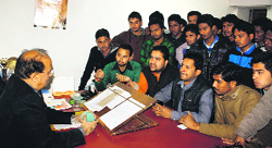 Members of the ABVP and the NSUI present a memorandum 