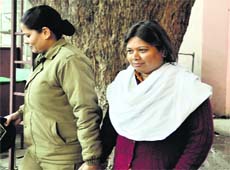Former Congress leader Ritu Kandiyal being produced in a Dehradun court on Saturday